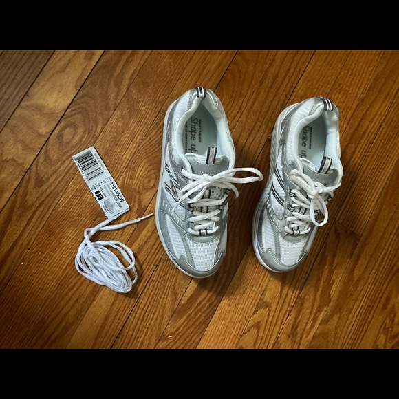 Skechers Sneakers - Picture 3 of 16